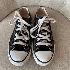 Black Converse Shoes size 8